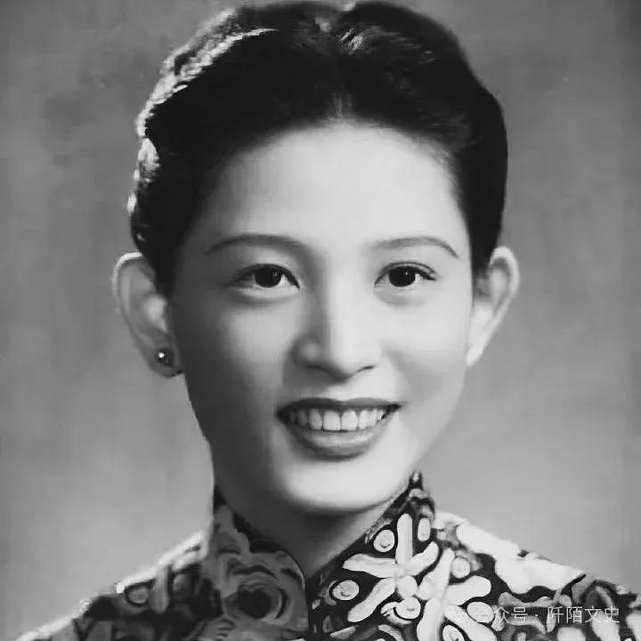 90岁老人旧照惊艳60万人：女生能漂亮到什么程度？（组图） - 5