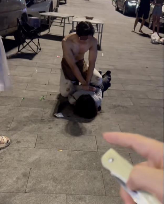 3名健身搭子制伏追小孩的持刀女反遭网暴，当事人发声（组图） - 1