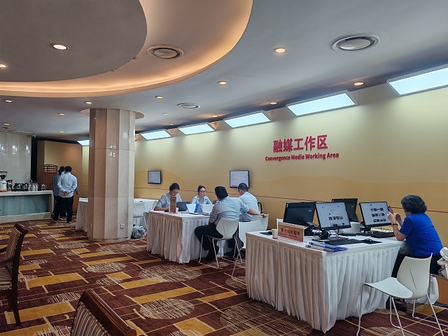 九三阅兵新闻中心就绪，展示AI写作校对技术（组图） - 3
