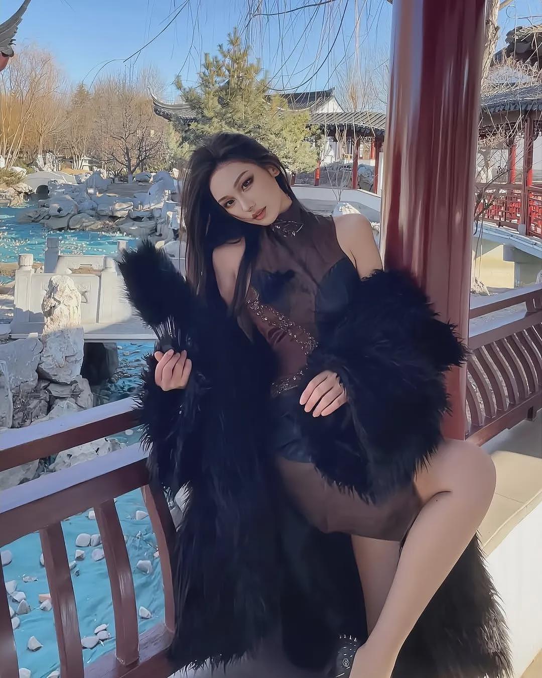 【美女】这位又酷又飒,身材好高颜值的设计师小姐姐,你爱了吗(组图) - 12