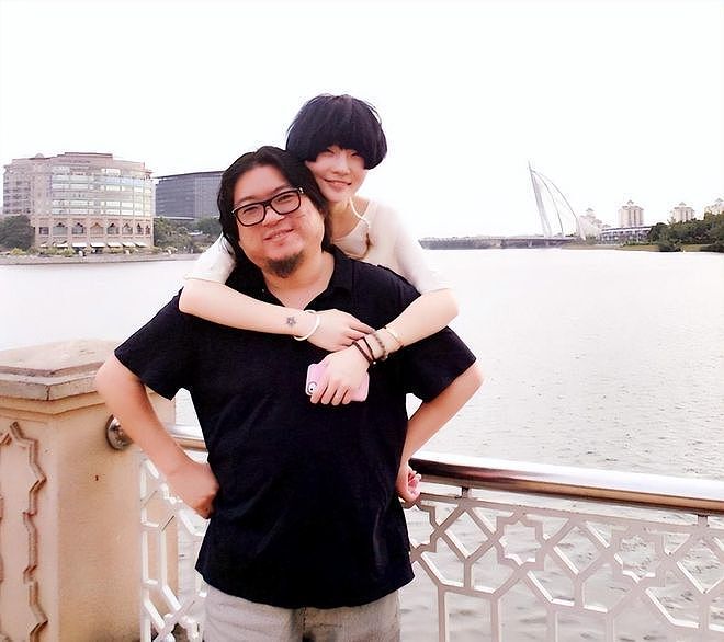 高晓松前妻曝出17岁女儿近照！穿黑色抹胸身材超火辣，身高超170公分（组图） - 6