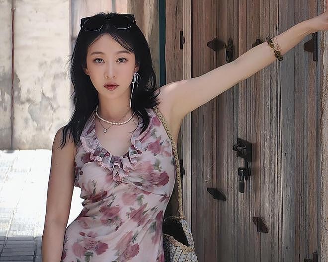 刘美含张远恋情被扒！女方点赞被断崖式分手评论，双方已互相取关（组图） - 1