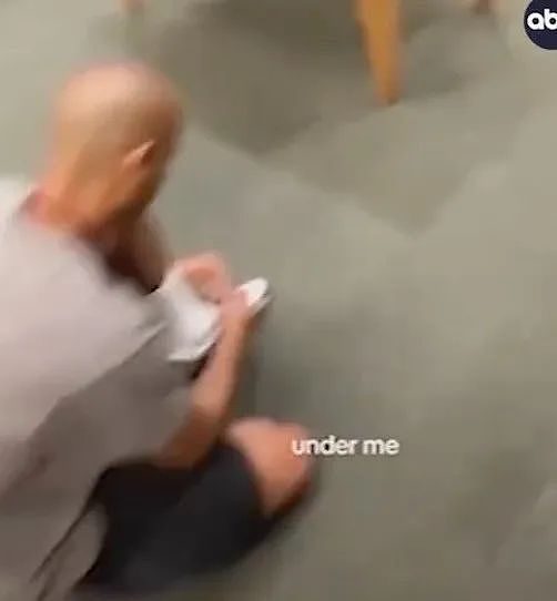罪犯炸裂绰号“连环闻屁犯”?尾随女性使劲闻屁,被抓三次仍不改...(组图) - 8