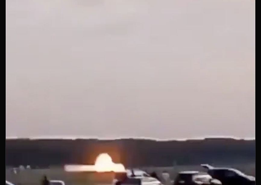 波兰F-16战机航空展彩排坠毁机师亡！爆炸现巨大“火龙”画面曝（视频/组图） - 4