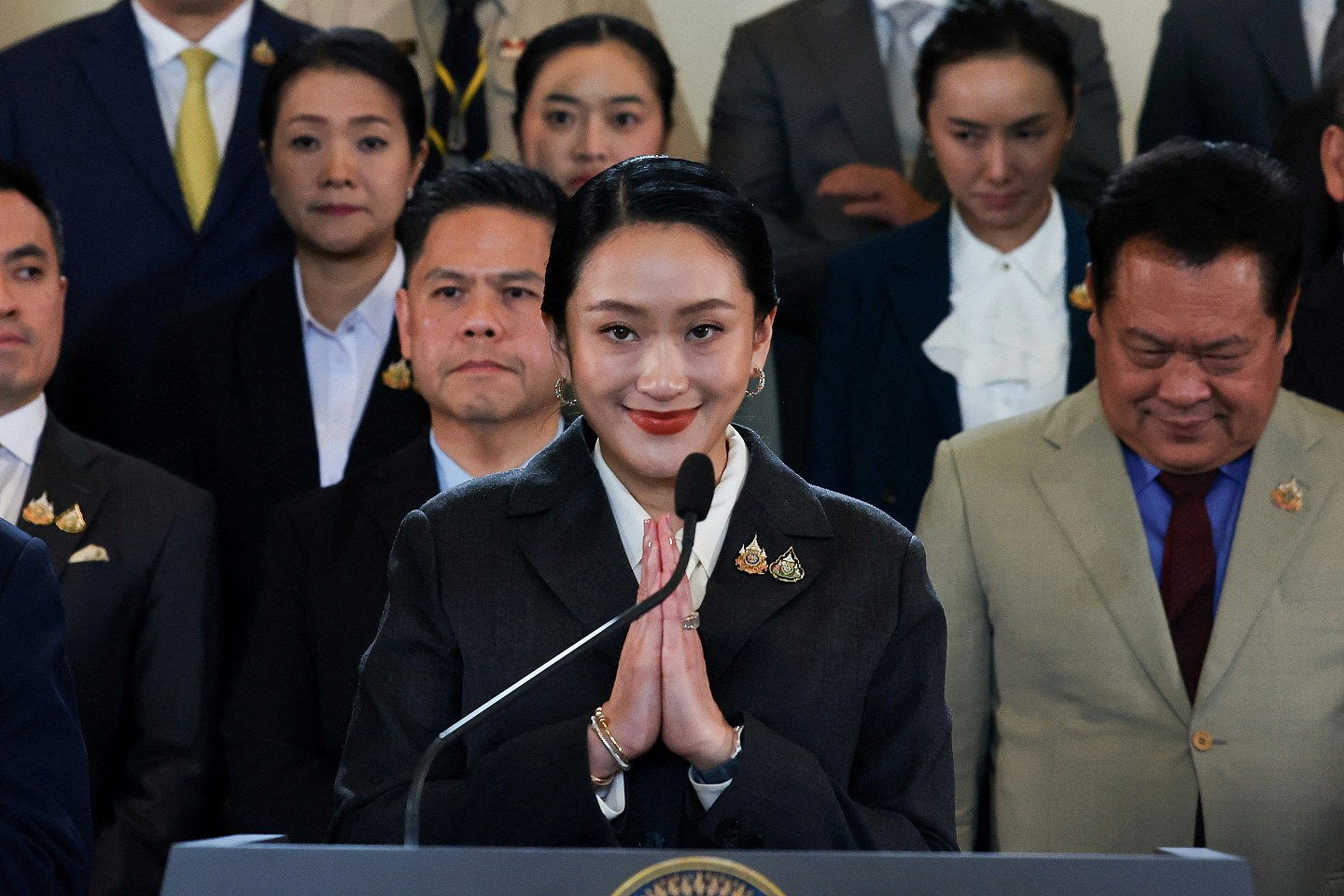 泰国总理涉违宪案，宪法法院裁定撤职！佩通坦：接受判决（组图） - 5