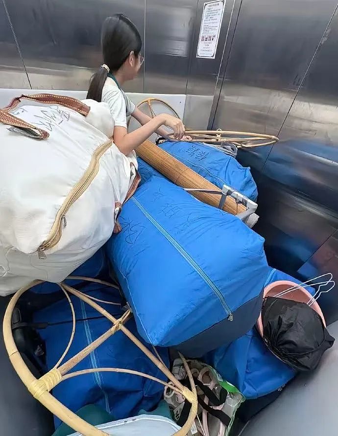 【爆笑】我想让暧昧对象送我15w的车,结果他送我15w包包?网友夺笋:你可长点心吧(组图) - 12