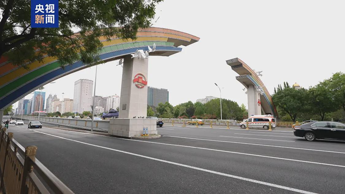 期待!北京将升挂23万面国旗红旗(组图) - 3