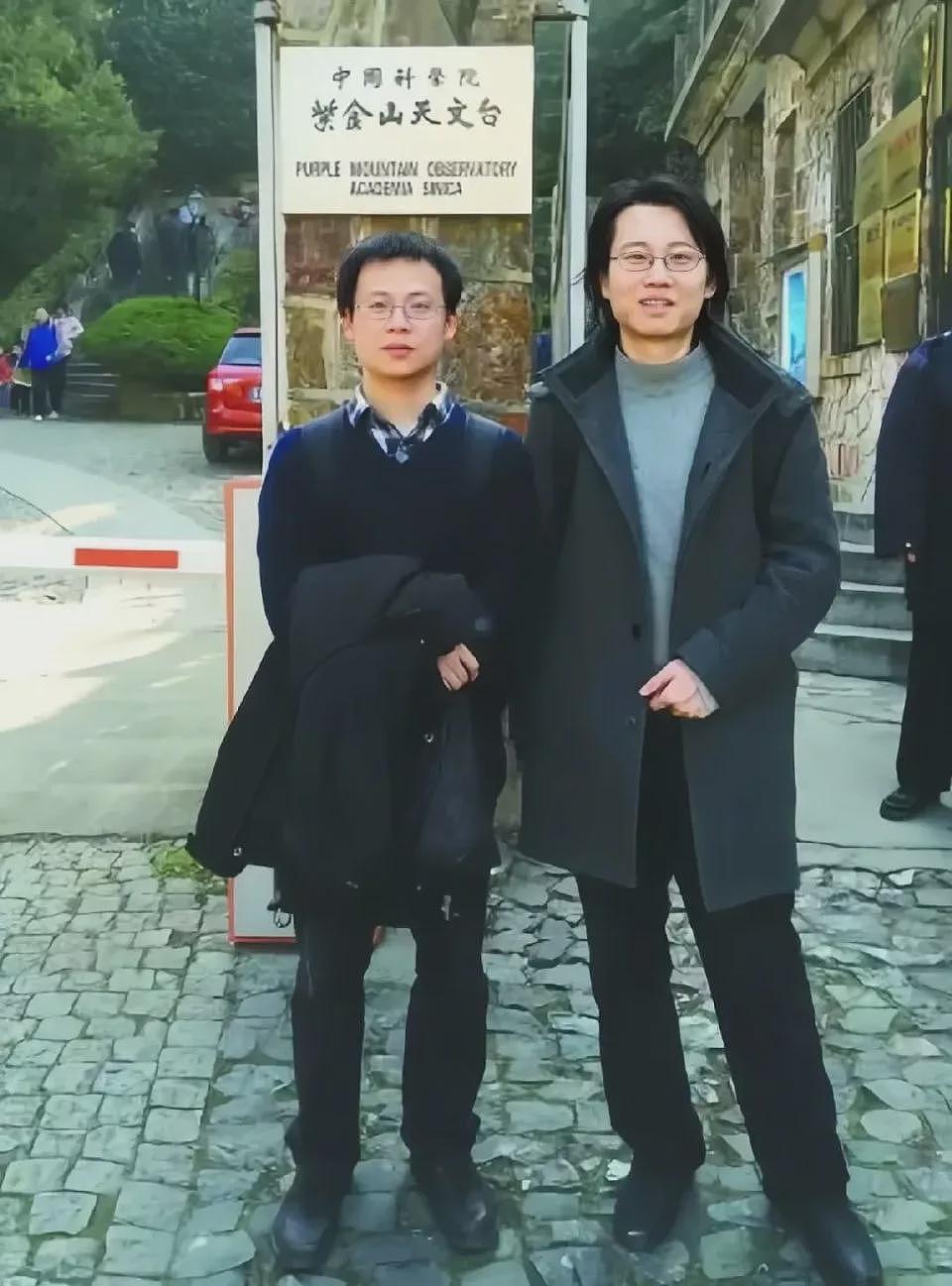 从被美制裁到超越茅台，这对中国兄弟逆袭登顶（组图） - 7