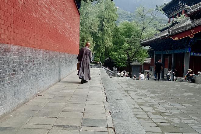 印乐上任首月,少林寺的变与不变:生意少了,喧闹还在(组图) - 11