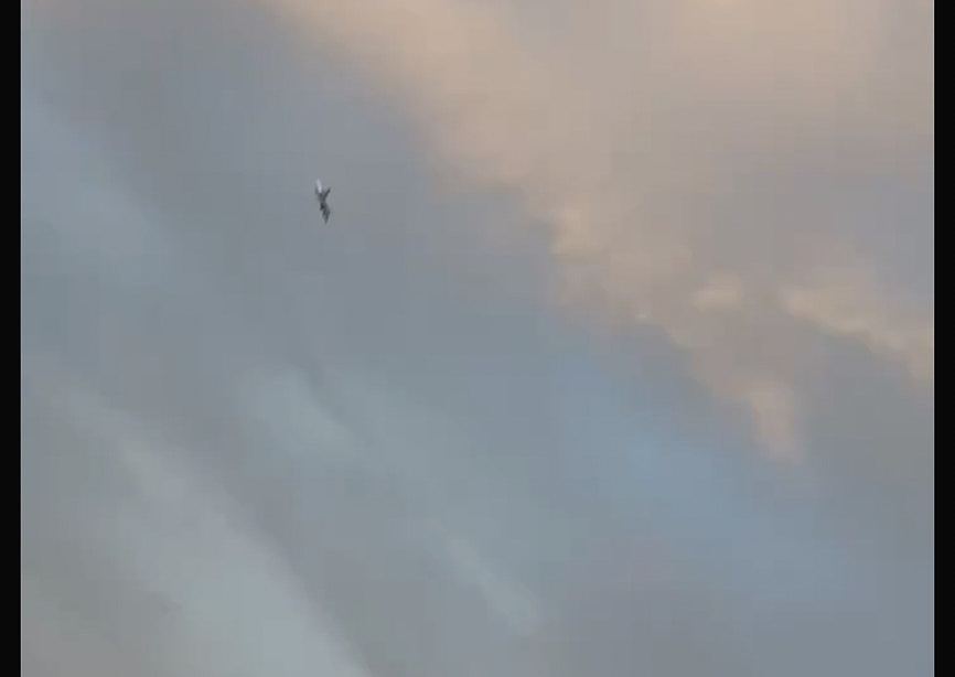 波兰F-16战机航空展彩排坠毁机师亡！爆炸现巨大“火龙”画面曝（视频/组图） - 2