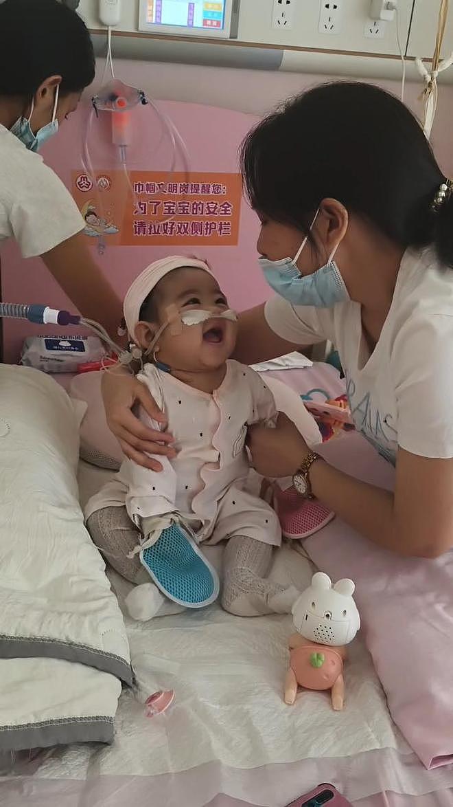 奶奶在哭,宝宝在笑!40天女婴重病,00后父亲割肝救女,术后这一幕让网友泪奔(组图) - 6