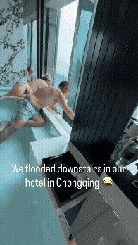澳洲夫妇入住中国五星级酒店,泡澡泡一半,结果工作人员全冲进来,杯具了(组图) - 6