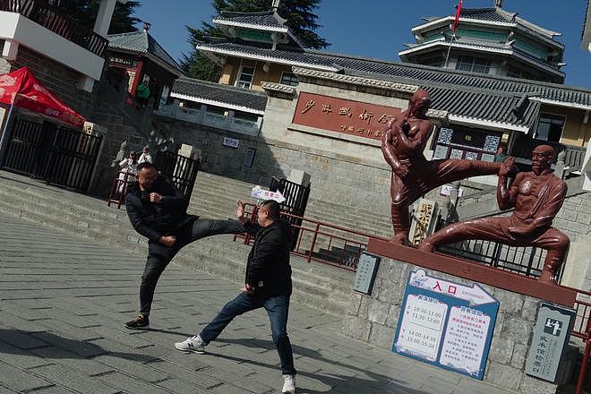 印乐上任首月,少林寺的变与不变:生意少了,喧闹还在(组图) - 5