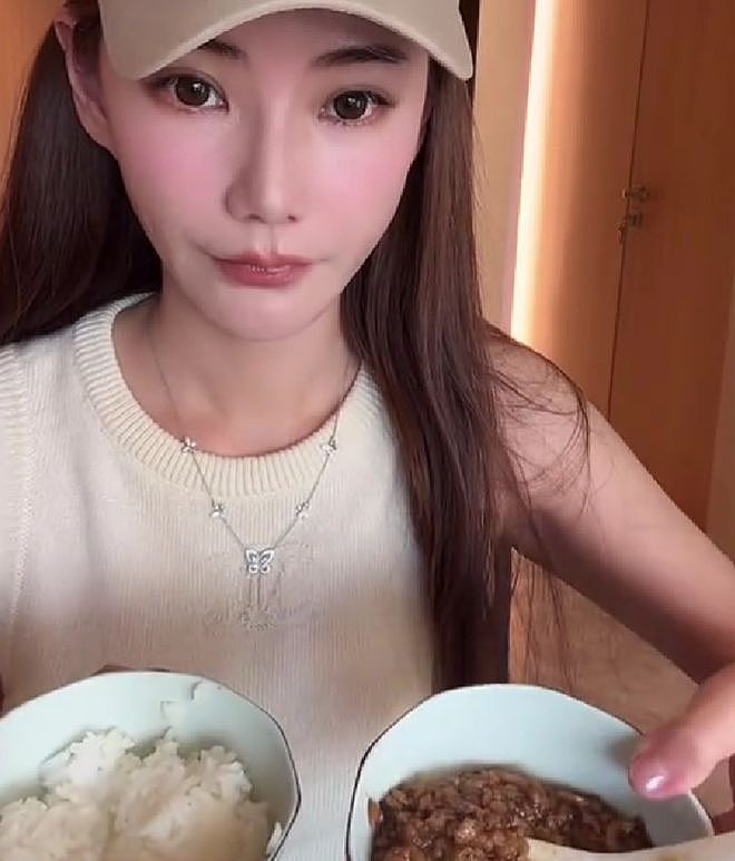汪小菲三胎来了？马筱梅穿连衣裙小腹隆起，男方当面抽烟没躲避（组图） - 8