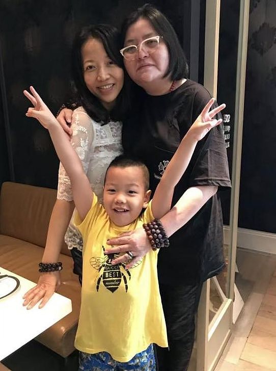 62岁邱黎宽卷入8亿遗产案！闺蜜儿子告她欺诈，港媒曝她喜欢赌博（组图） - 2