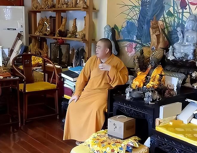 少林寺换住持32天:方丈室围挡拆除,高价香取消,数十名僧人离开(组图) - 8