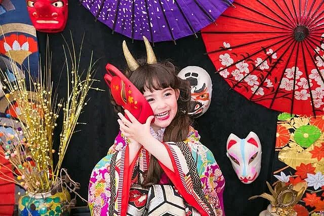 澳洲混血“大眼睛宝宝”意外走红！8岁长成真人版白雪公主，网友：又想骗我生女儿！（组图） - 37