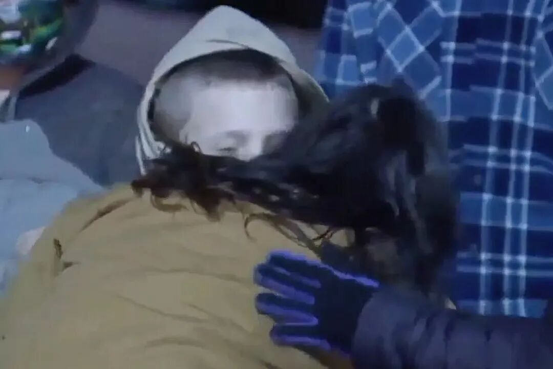丈夫家暴20年，威胁杀娃，她举枪反杀！26万人请愿释放，成功了！（组图） - 8