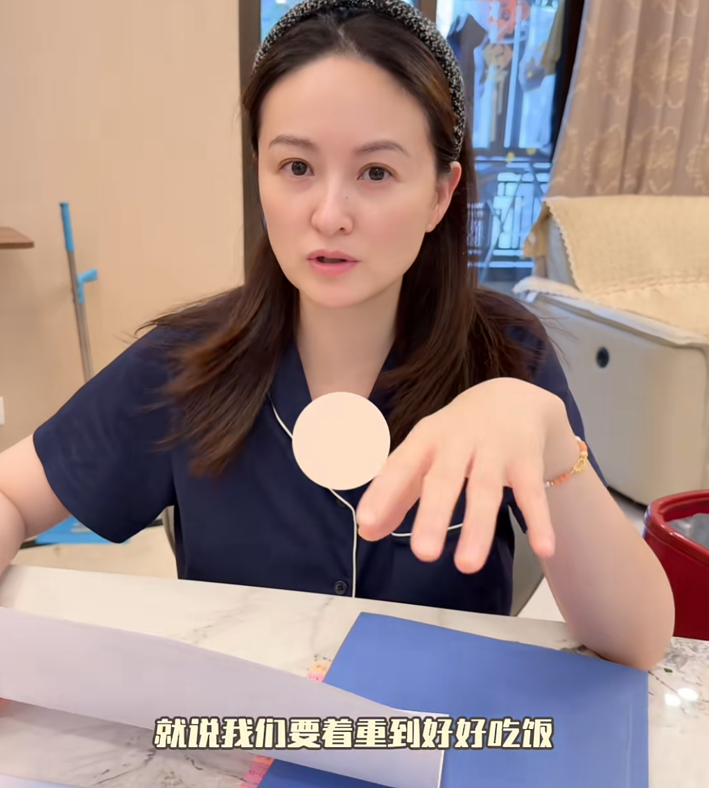 惨不忍睹！9岁女儿张开嘴，知名女演员愁坏了，网友：同款焦虑（组图） - 4