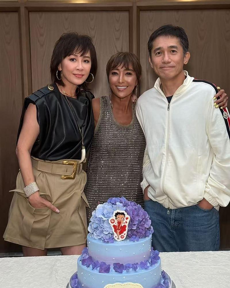 刘嘉玲、梁朝伟膝下无子，亿万家产继承人是29岁的他（组图） - 1