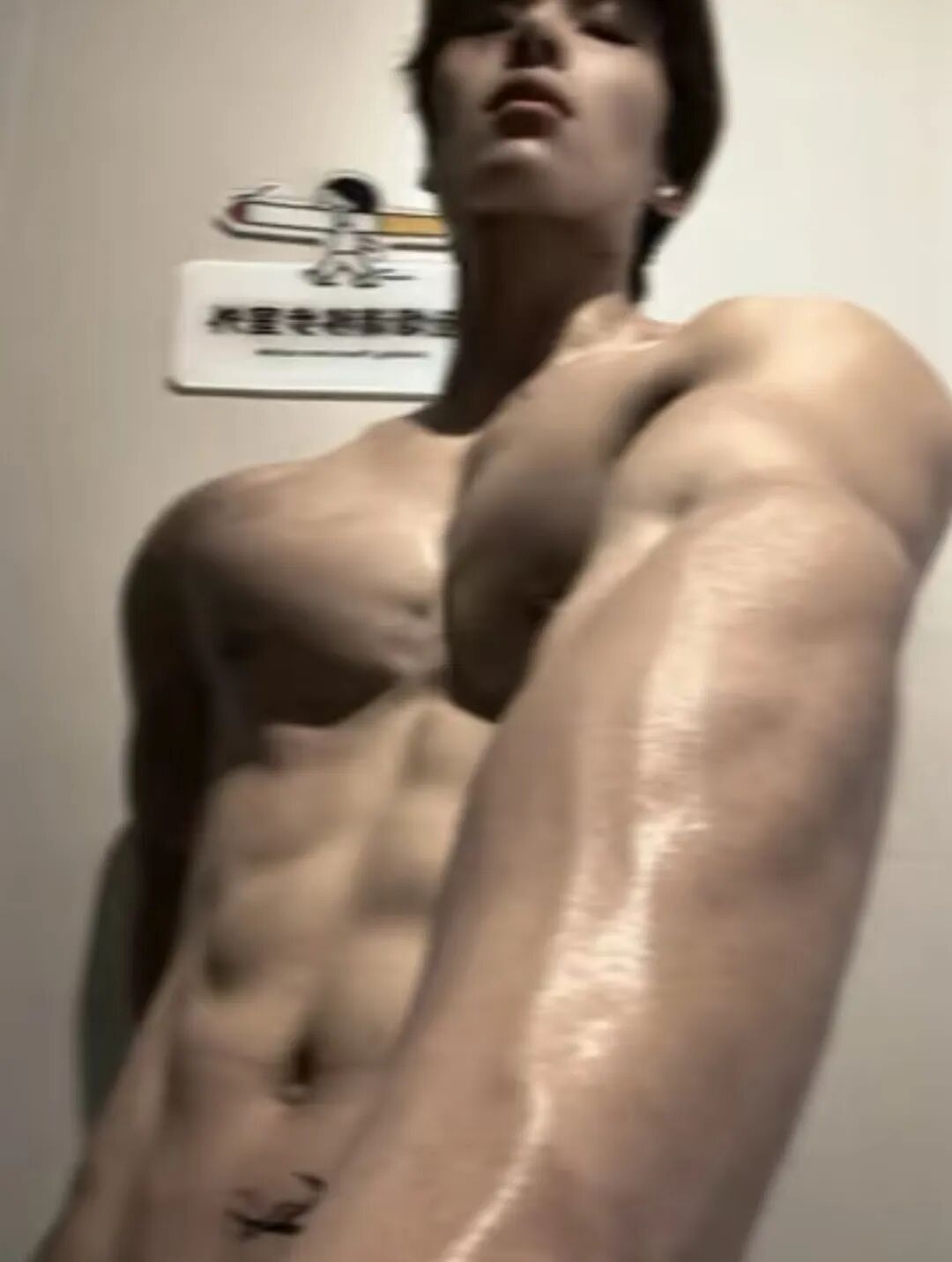 【帅哥】爆火推特的薄肌男神找到了!蕾丝绷带绑住腹肌超级诱惑,eating视角性感十足...(组图) - 10