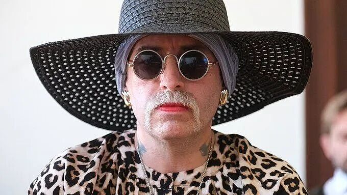 仇恨LGBT的德国极右翼男子被判入狱，却在入狱前紧急申请变为女人？网友：魔法打败魔法...（组图） - 7