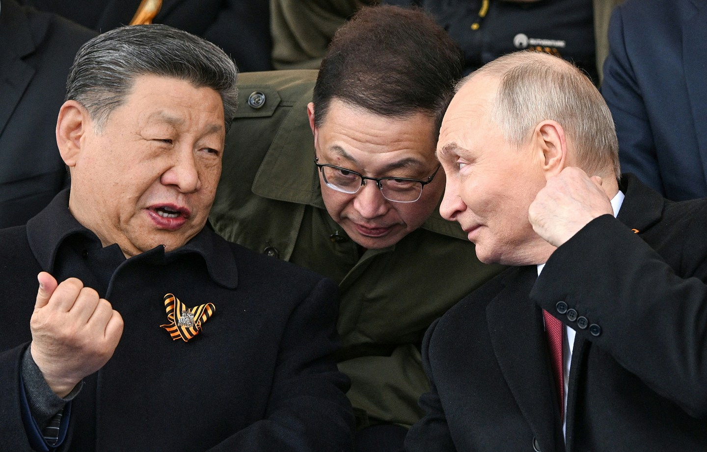 中国阅兵，俄公布普京4天访华行程，列主要嘉宾，坐习近平右边（组图） - 2