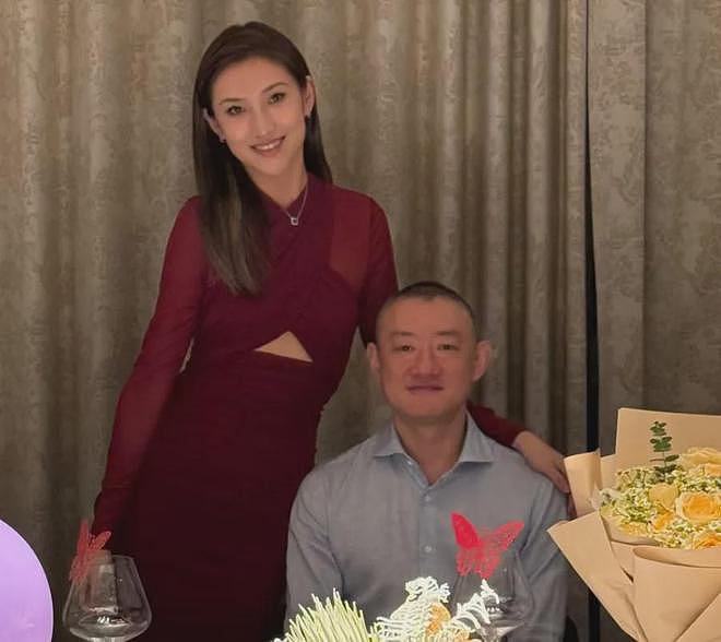 京城四少汪雨再婚！女方官宣甜喊嫁给爱情，双方相差18岁（组图） - 1