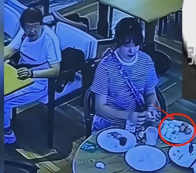 吃自助捏碎20鸡蛋后续:害惨女儿了,老板:她巴不得店里的全要了(组图) - 6