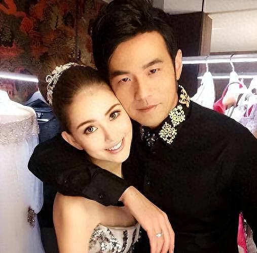 周杰伦昆凌在澳购物被偶遇！婉拒粉丝合影，理由竟是…（组图） - 1