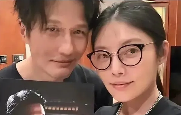 突然宣布婚变？！结婚一年就家暴，老婆开直播控诉？疑似家族遗传暴力基因？（组图） - 22