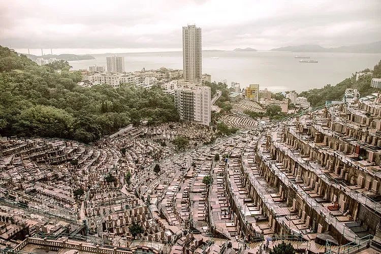 “殡葬茅台”首亏，阴间地产卖不动了？（组图） - 22