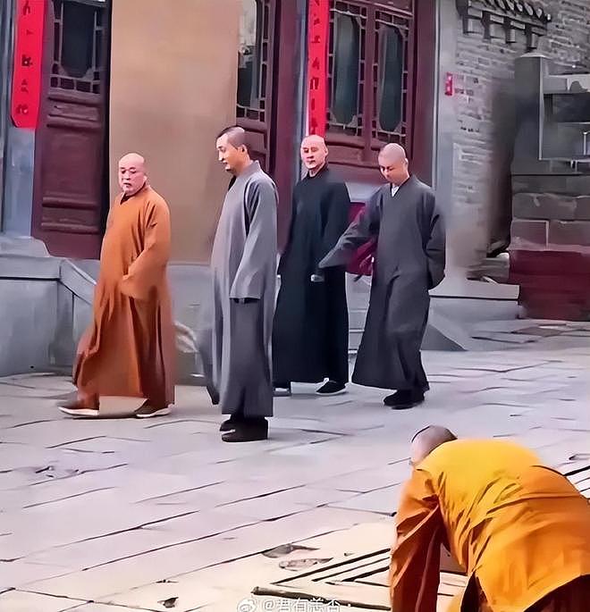 少林寺换住持32天:方丈室围挡拆除,高价香取消,数十名僧人离开(组图) - 16