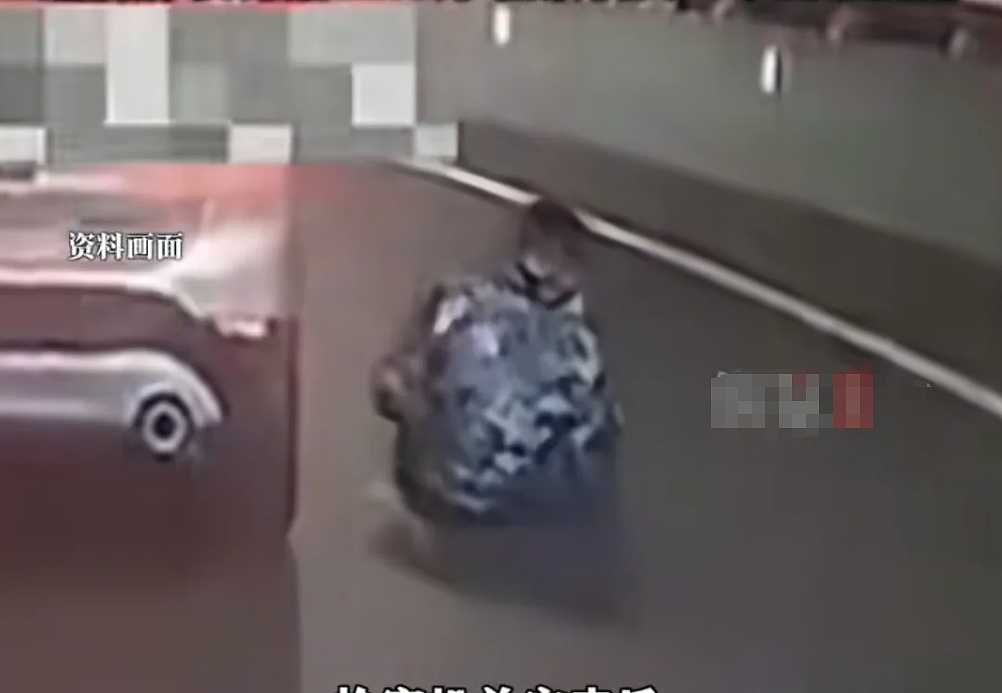 山西男生和女友吵架后跳车自杀，女方赔22万判无罪，评论区吵炸了！（组图） - 3