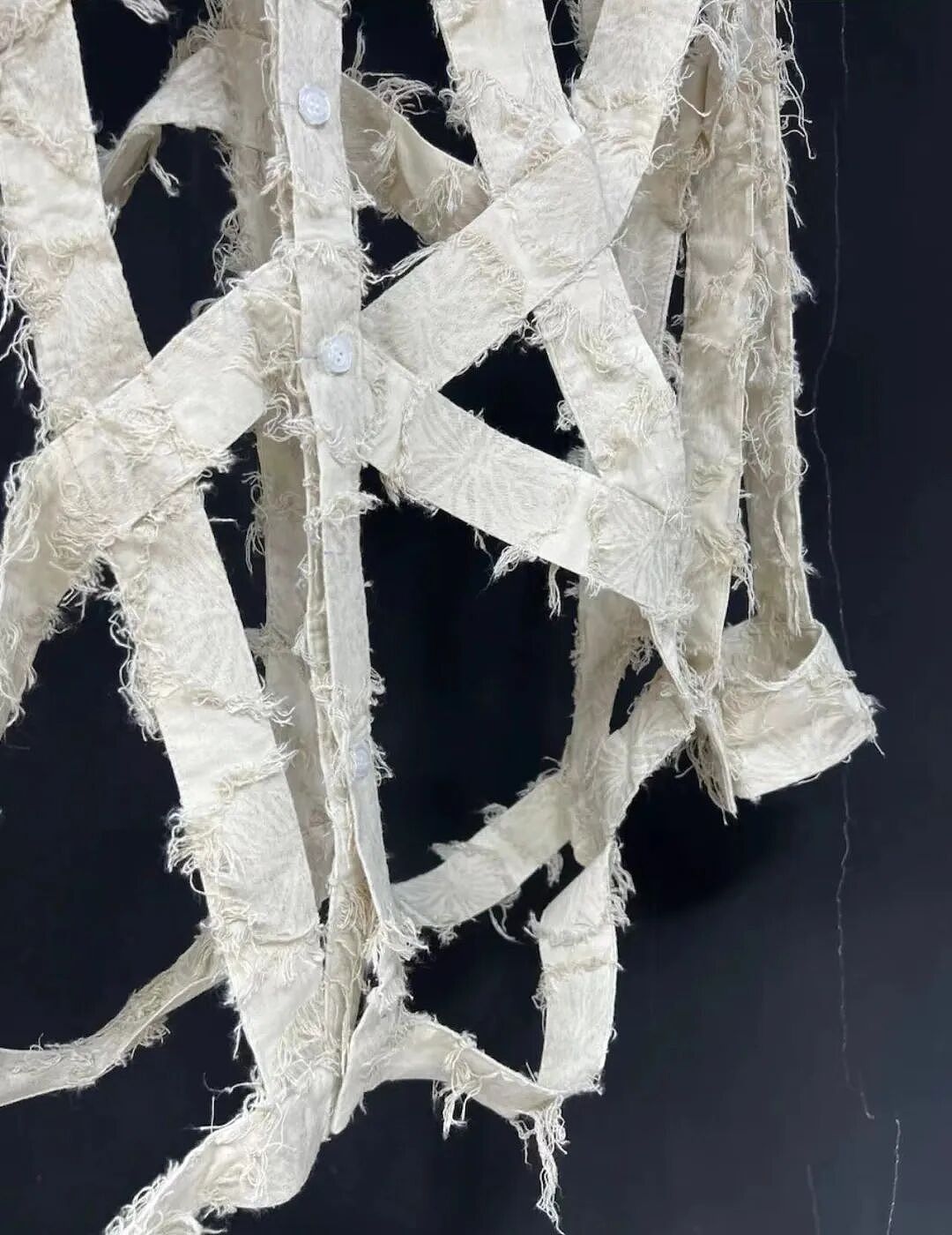 【爆笑】穿这种衣服出门真的不怕被收废品的收走吗？这不是“露点”的问题，露一整块啊...（组图） - 4