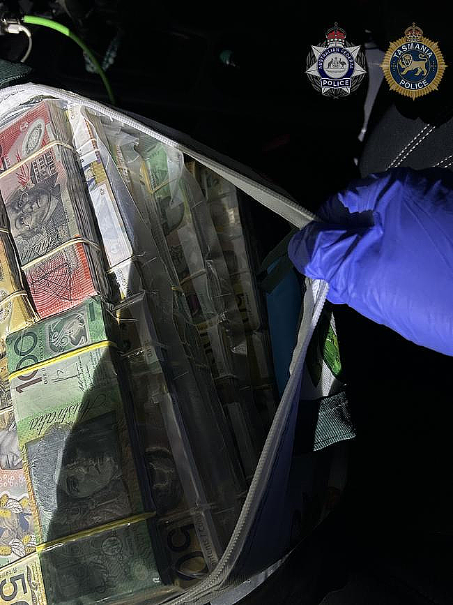 拦车一查全是钱！澳警方搜出6大包现金，总值$58万，司机当场被捕（组图） - 3