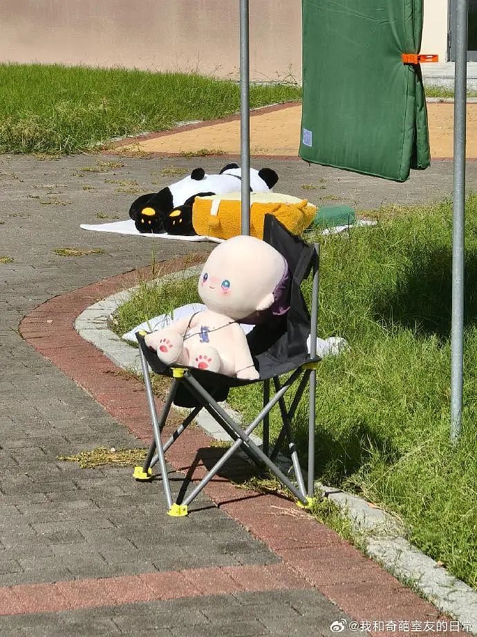 【爆笑】“45岁阿姨说要分期买我的小卡....”哈哈哈哈哈哈哈笑点过多了（组图） - 33