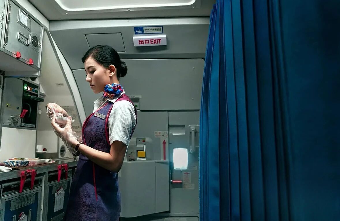 笑脸相迎背后的无奈付出，让众多空姐决定辞职：飞机上怪胎太多（组图） - 8
