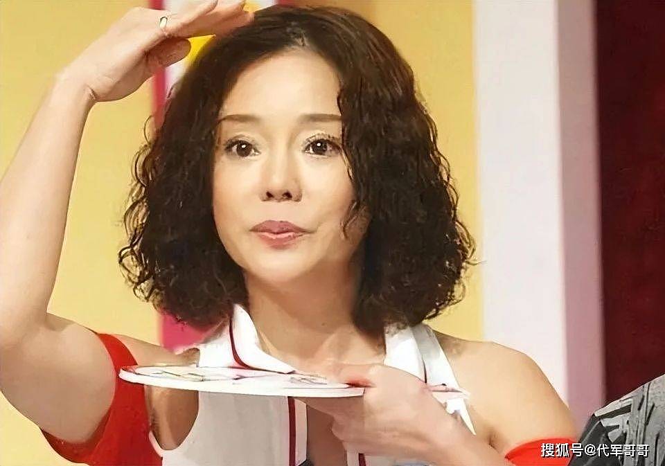 63岁狄莺再爆丑闻，发酒疯怒骂老公和家婆，曾因殴打蓝洁瑛引发众怒 （组图） - 4