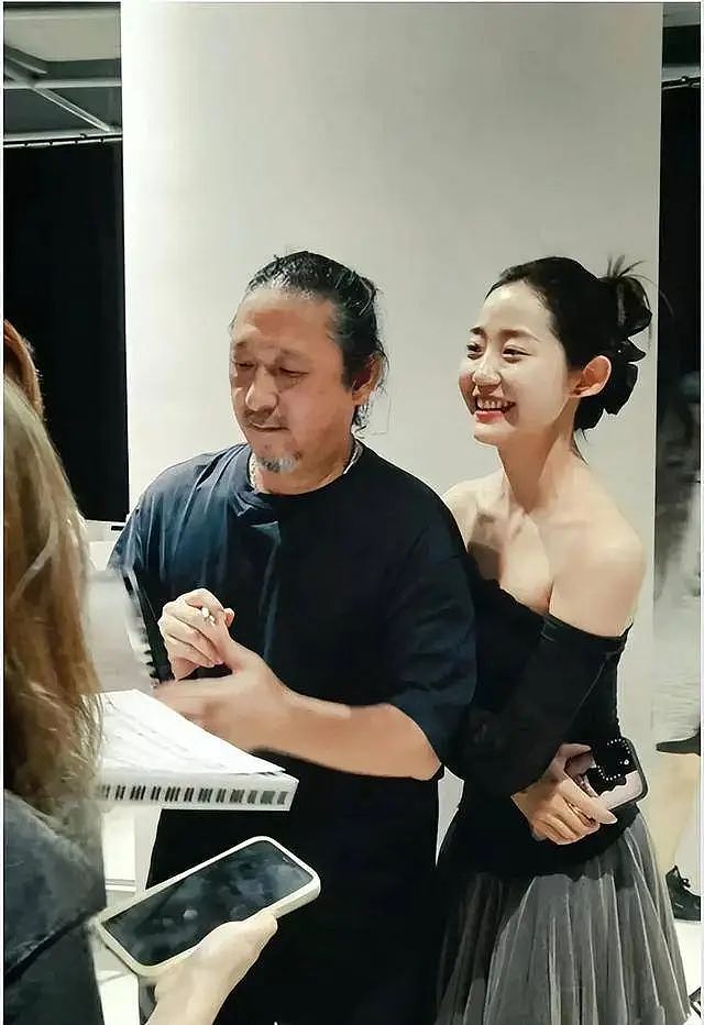 内娱“爷孙恋”:相差50岁,钱也,色也(组图) - 38
