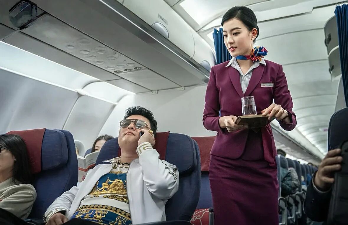 笑脸相迎背后的无奈付出，让众多空姐决定辞职：飞机上怪胎太多（组图） - 5