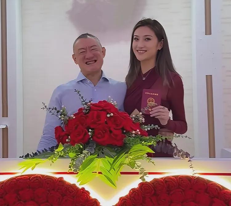 汪雨老婆遭深扒:大学经常旷课,曾留学英国,母亲是小学老师(组图) - 27