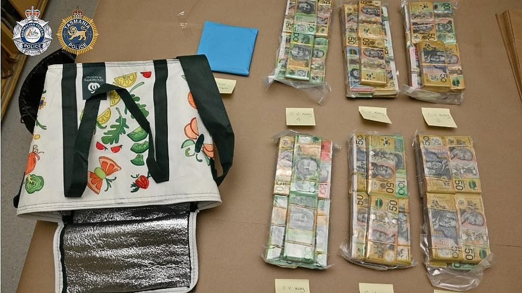 拦车一查全是钱！澳警方搜出6大包现金，总值$58万，司机当场被捕（组图） - 4