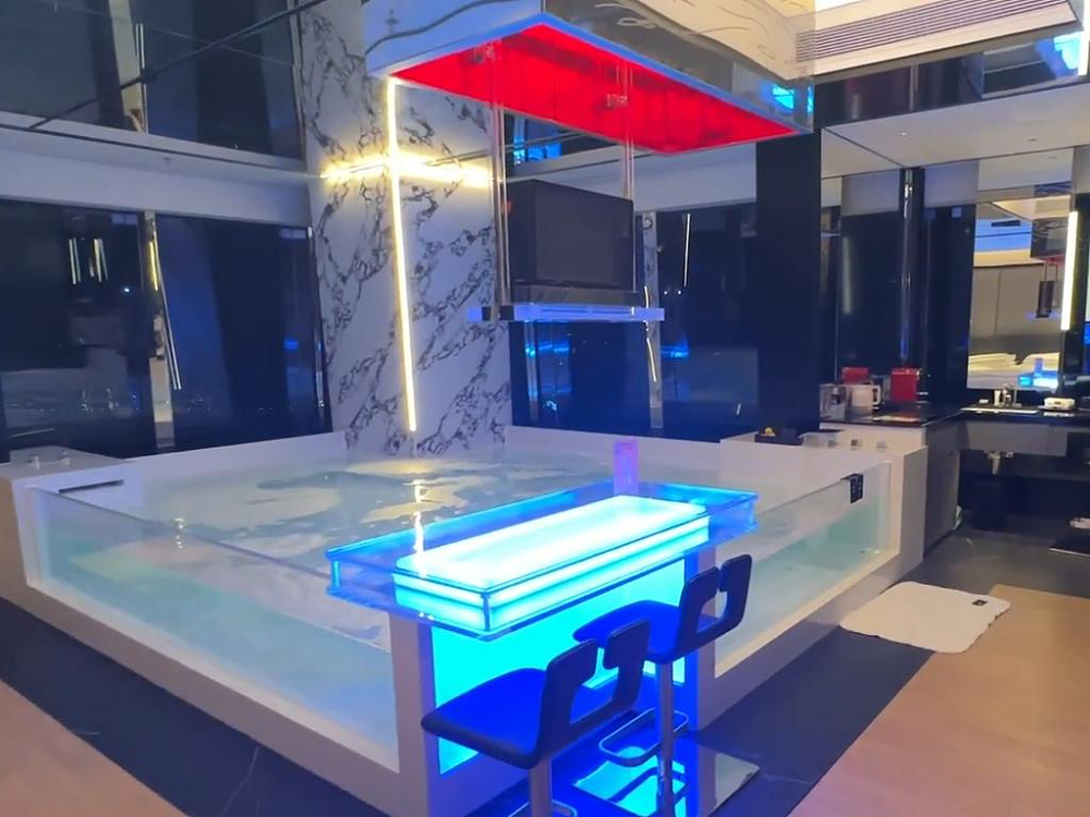 澳洲夫妇入住中国五星级酒店，泡澡泡一半，工作人员全冲进来，杯具了（组图） - 2