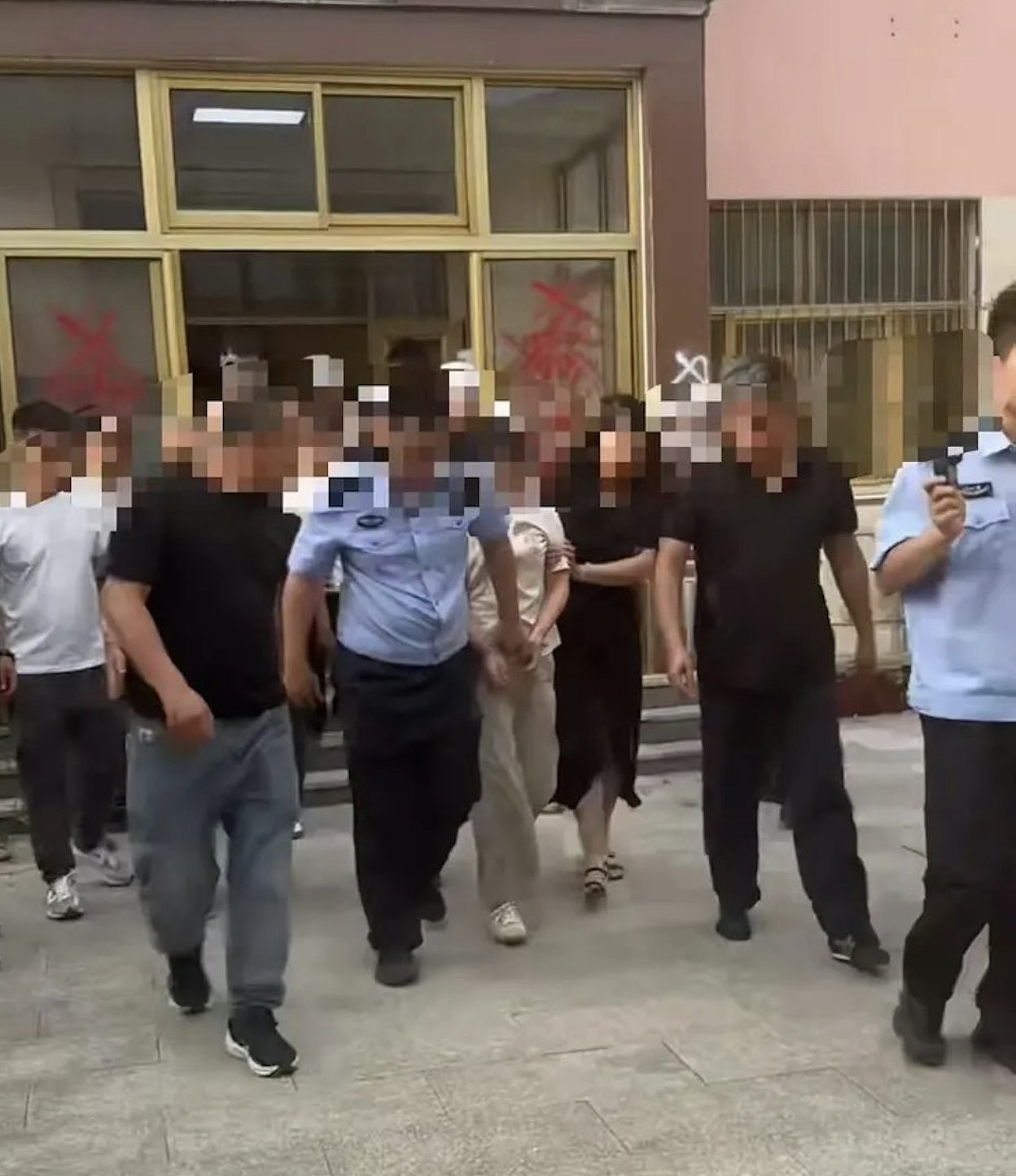 河北25岁女子惨遭家暴全身伤痕，致死悲剧为何一再上演？（组图） - 2