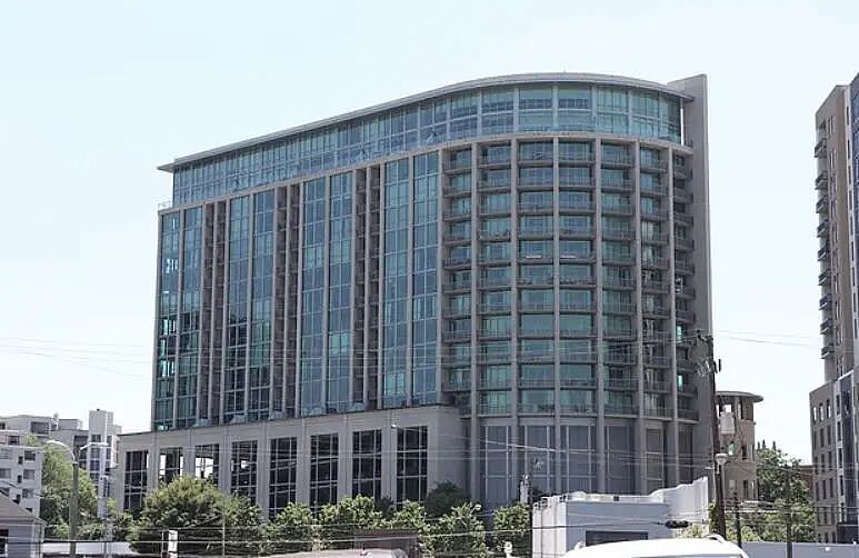 官宣订婚后，霉霉和未婚夫的全球豪宅帝国被扒！实在是太壕了（组图） - 10