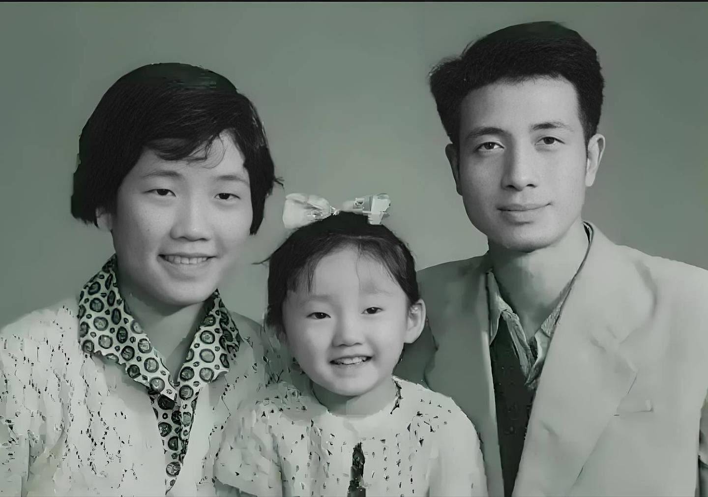 成方圆：曾想与王刚生个孩子，65岁的她照顾9旬父亲（组图） - 2