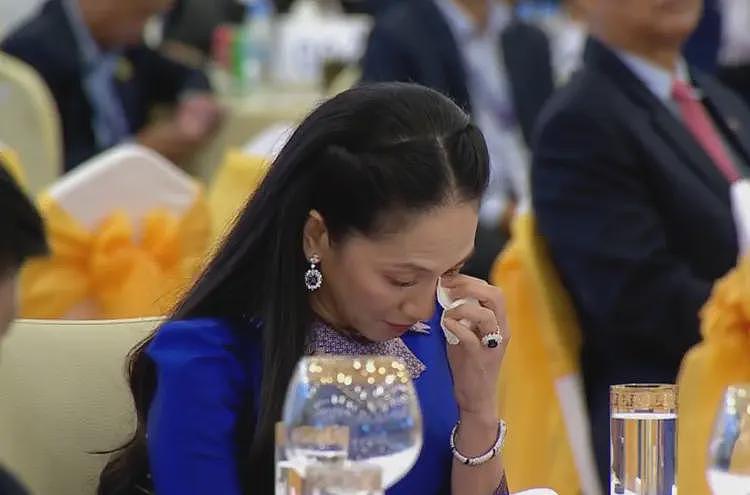 “苦情”首相白了头,柬埔寨首相夫人碧占莫妮走向台前(组图) - 8