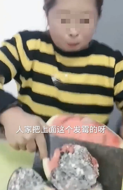 热搜上令人窒息的“母女吃牛肉面一幕”，哈佛教授揭露“精神穷人”的三观（组图） - 16