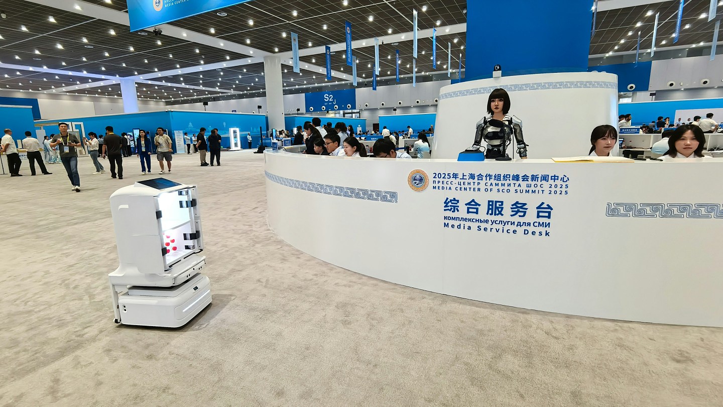 上合现场直击：左手中医右手机械人，中国在峰会夹带的私货（组图） - 2